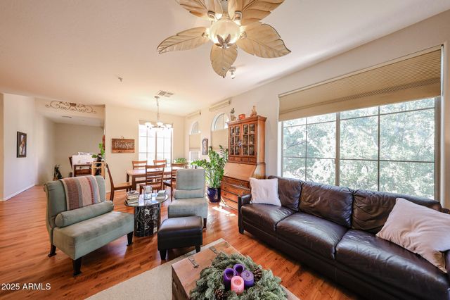 10655 N 9TH Street 203, Phoenix, AZ 85020