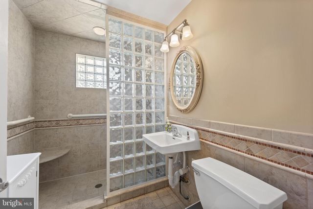 487 CAMBRIDGE LN, Newtown, PA 18940