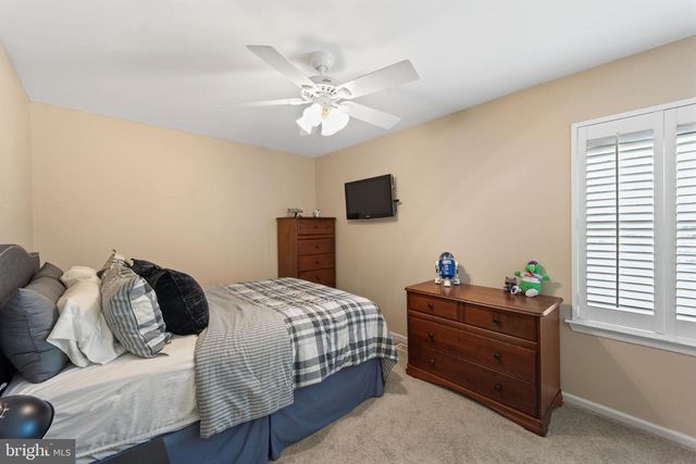 487 CAMBRIDGE LN, Newtown, PA 18940