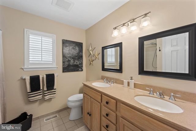 487 CAMBRIDGE LN, Newtown, PA 18940