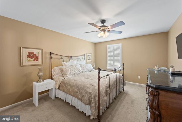 487 CAMBRIDGE LN, Newtown, PA 18940