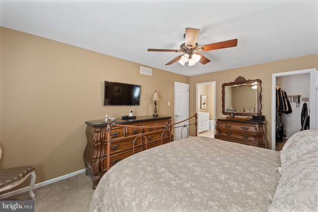 487 CAMBRIDGE LN, Newtown, PA 18940