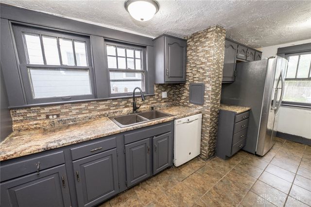 25 Pinehurst Avenue, Dayton, OH 45405