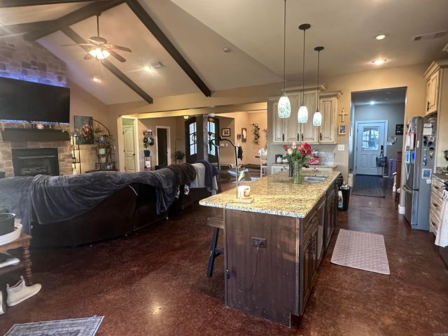 422 W State Street, Caraway, AR 72419