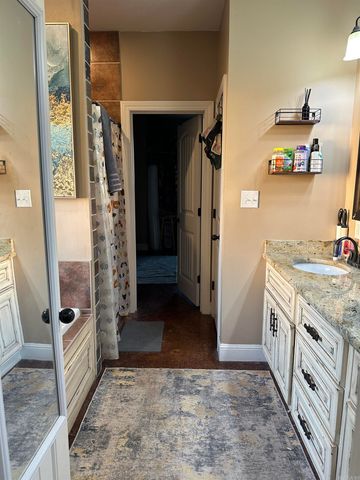 422 W State Street, Caraway, AR 72419