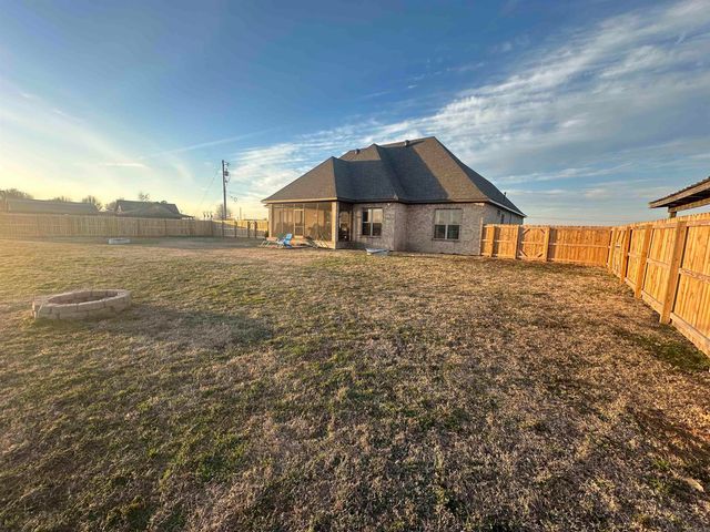 422 W State Street, Caraway, AR 72419