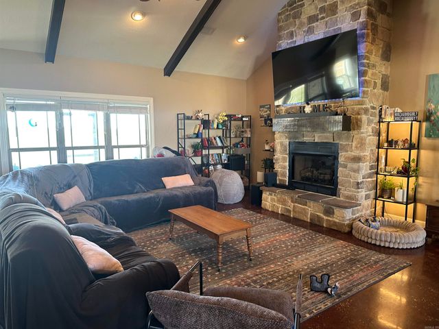 422 W State Street, Caraway, AR 72419