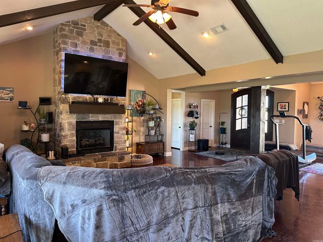 422 W State Street, Caraway, AR 72419