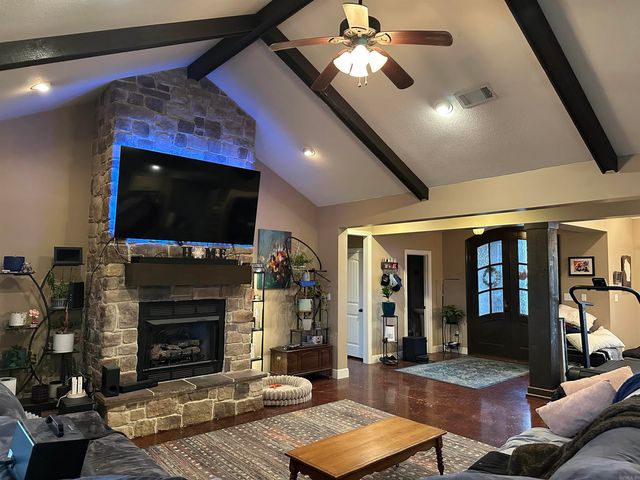 422 W State Street, Caraway, AR 72419