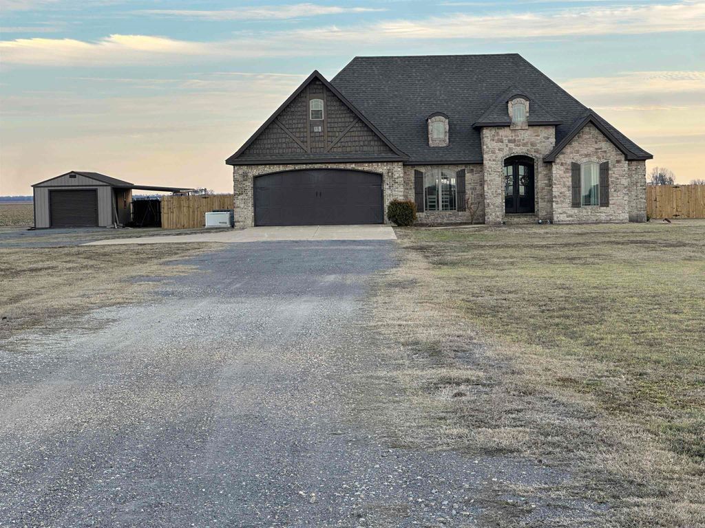 422 W State Street, Caraway, AR 72419