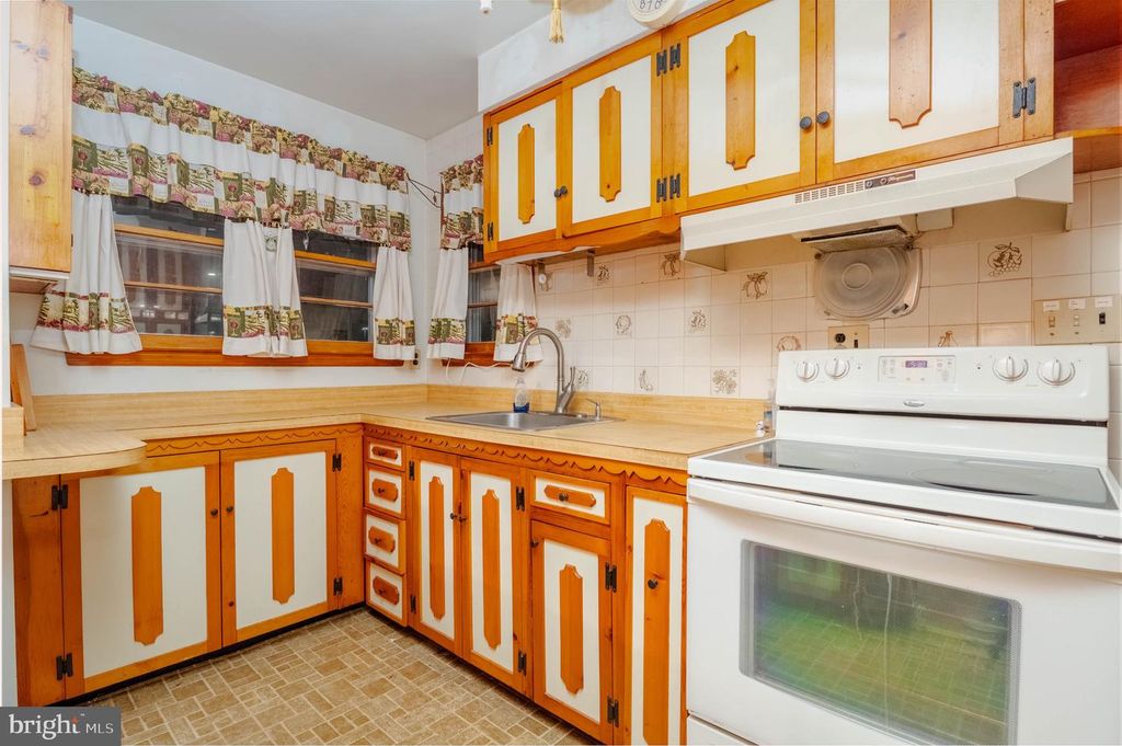Image 24 of property listing at 5240 KING AVE, Rosedale, MD 21237