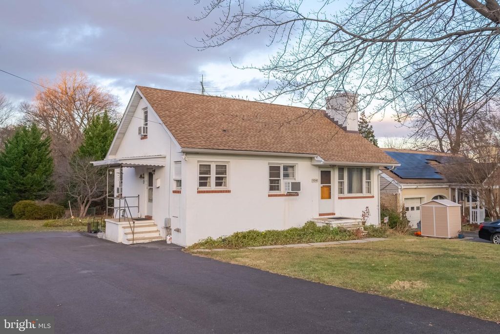 Image 4 of property listing at 5240 KING AVE, Rosedale, MD 21237