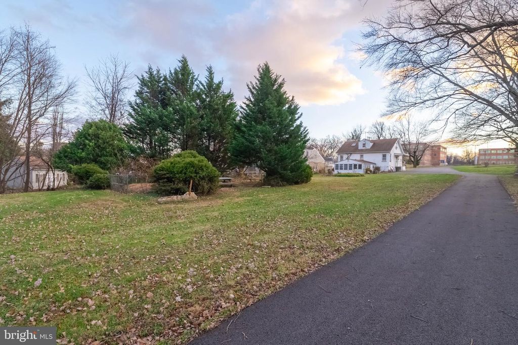 Image 53 of property listing at 5240 KING AVE, Rosedale, MD 21237