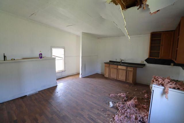 3466 State Rd 104, La Porte, IN 46350