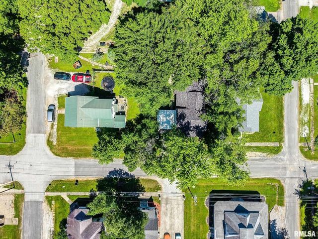 416 S MAPLE Street, Salem, IL 62881