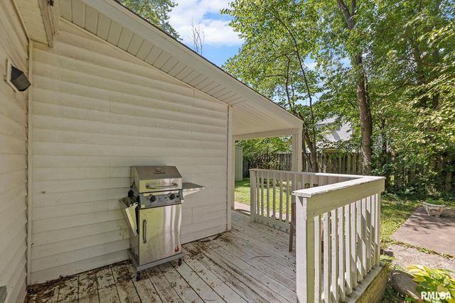 416 S MAPLE Street, Salem, IL 62881