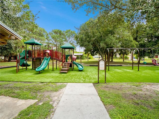 104 Bryant Court, Sebastian, FL 32958