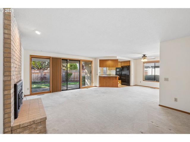 2003 Ne 155TH Ct, Portland, OR 97230