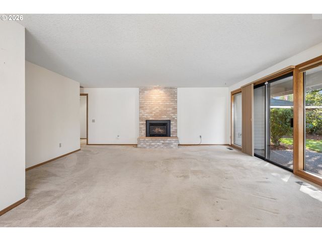2003 Ne 155TH Ct, Portland, OR 97230