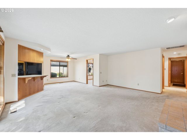 2003 Ne 155TH Ct, Portland, OR 97230
