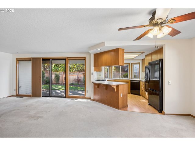 2003 Ne 155TH Ct, Portland, OR 97230