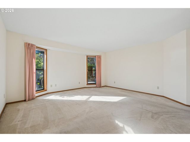 2003 Ne 155TH Ct, Portland, OR 97230