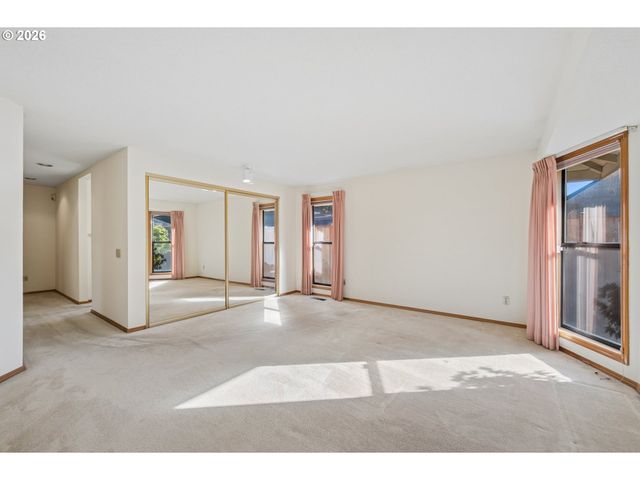 2003 Ne 155TH Ct, Portland, OR 97230
