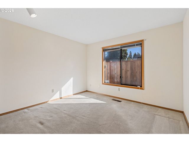 2003 Ne 155TH Ct, Portland, OR 97230