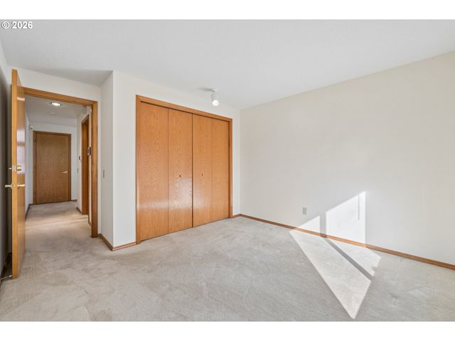 2003 Ne 155TH Ct, Portland, OR 97230