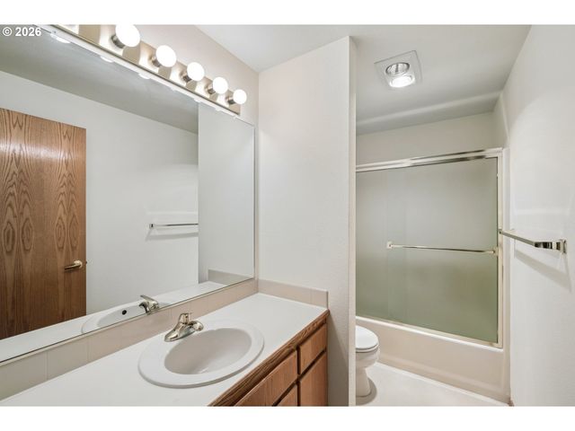 2003 Ne 155TH Ct, Portland, OR 97230