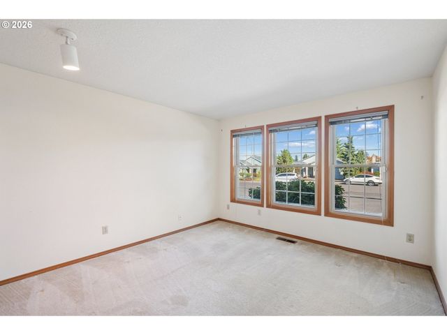 2003 Ne 155TH Ct, Portland, OR 97230