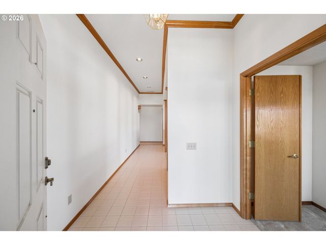2003 Ne 155TH Ct, Portland, OR 97230