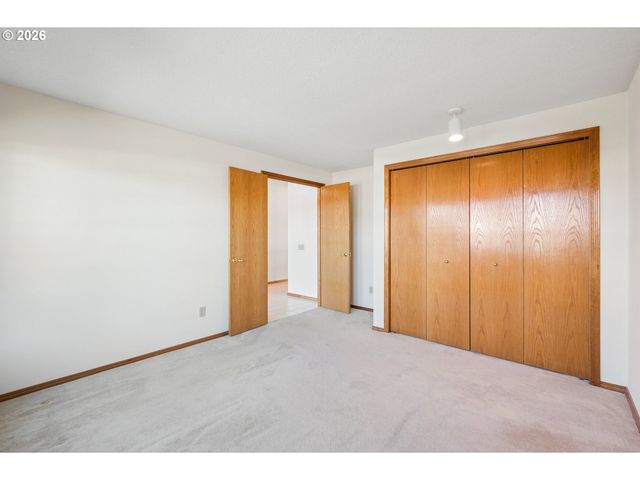 2003 Ne 155TH Ct, Portland, OR 97230