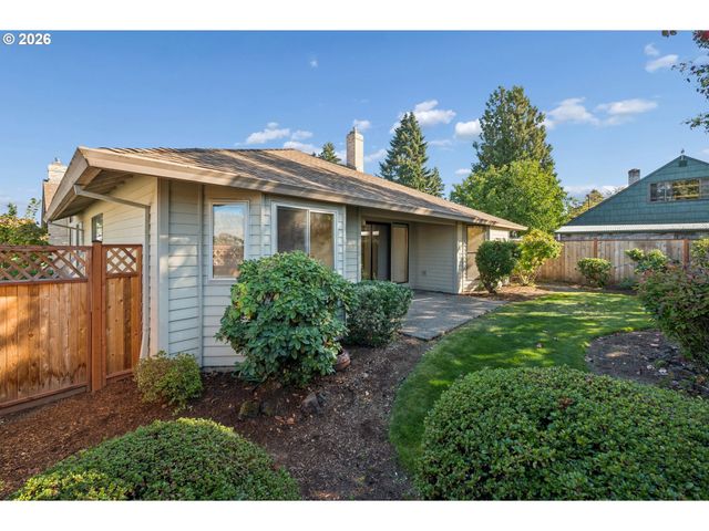 2003 Ne 155TH Ct, Portland, OR 97230