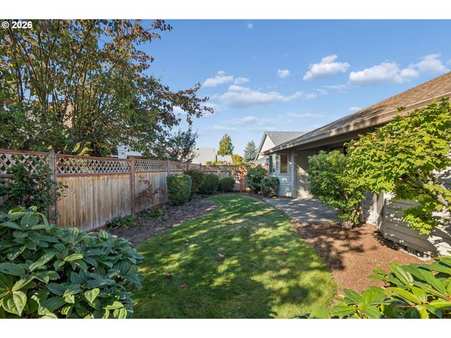 2003 Ne 155TH Ct, Portland, OR 97230