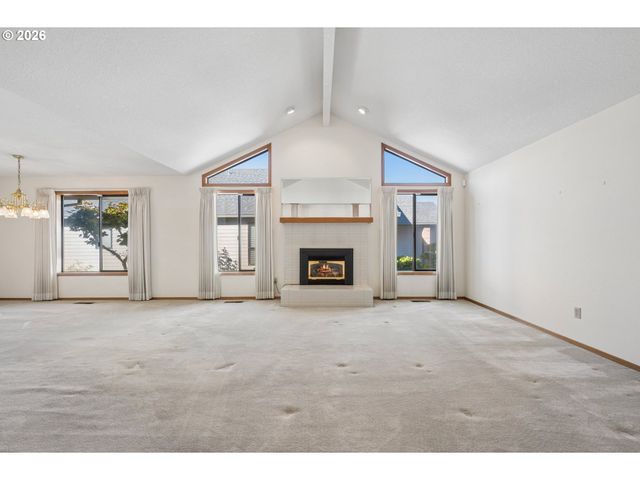 2003 Ne 155TH Ct, Portland, OR 97230