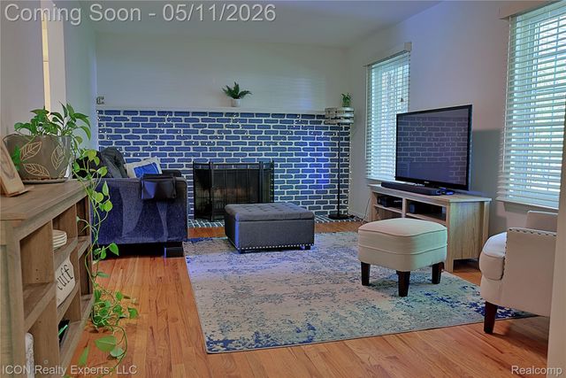 36927 Heatherton Drive, Farmington, MI 48335