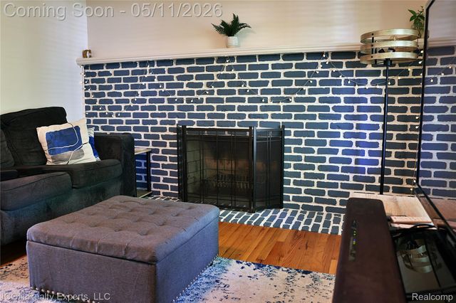 36927 Heatherton Drive, Farmington, MI 48335