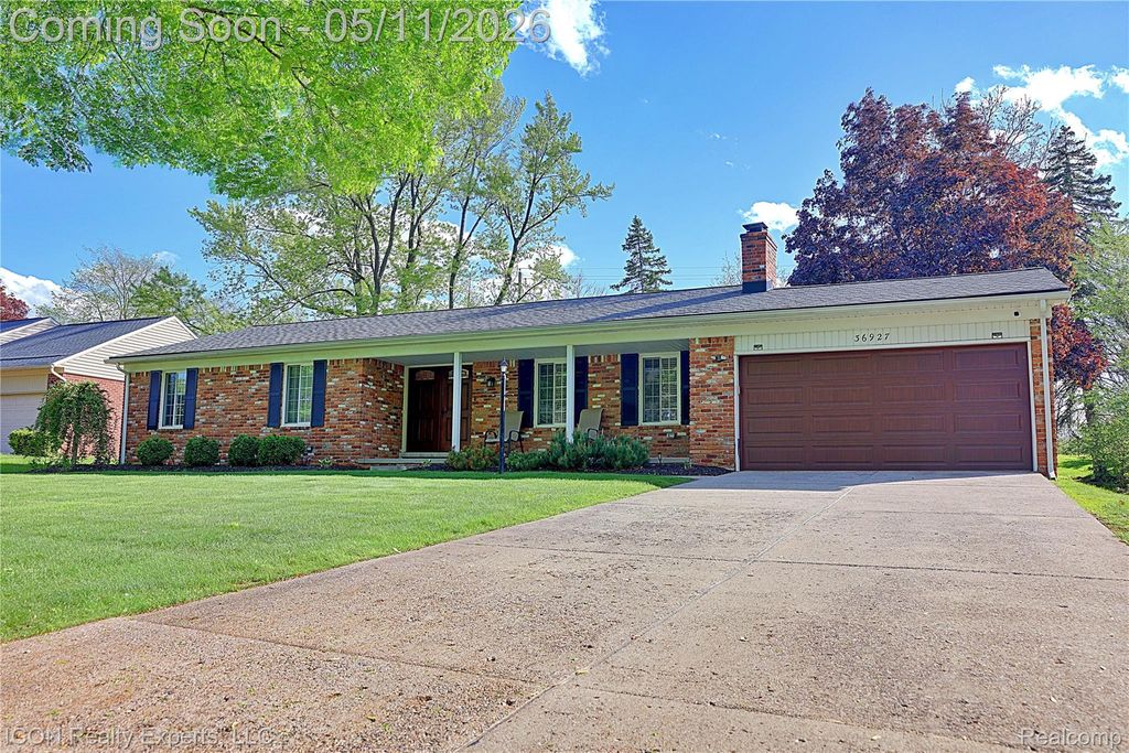 36927 Heatherton Drive, Farmington, MI 48335