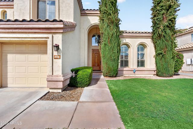 1936 W LARK Drive, Chandler, AZ 85286