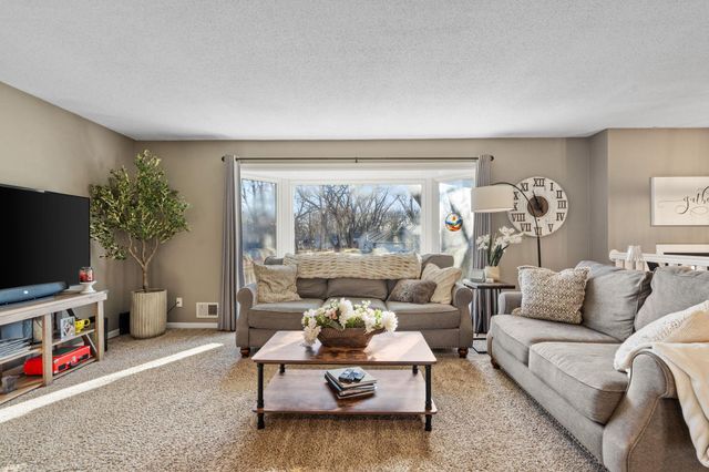 11325 Yates Avenue N, Champlin, MN 55316