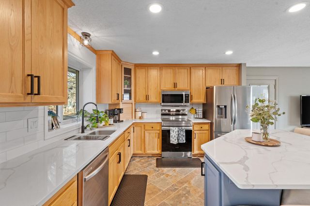 11325 Yates Avenue N, Champlin, MN 55316