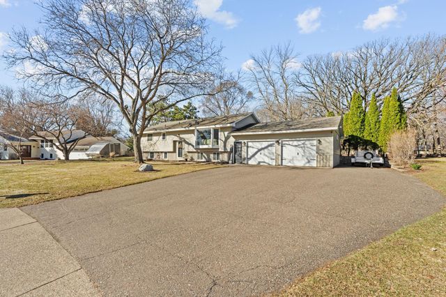 11325 Yates Avenue N, Champlin, MN 55316