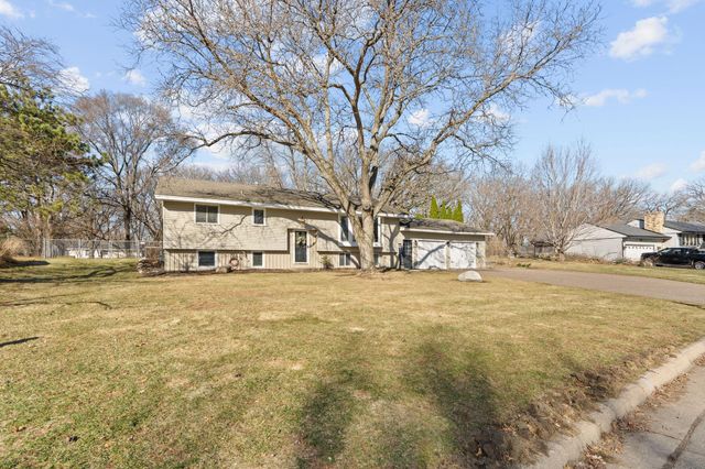 11325 Yates Avenue N, Champlin, MN 55316