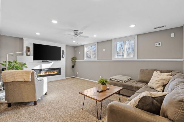 11325 Yates Avenue N, Champlin, MN 55316