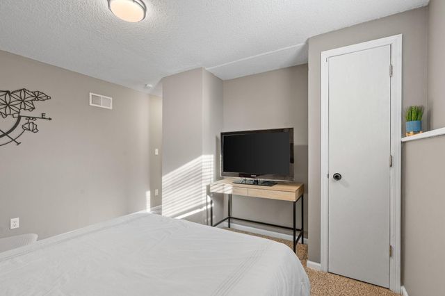 11325 Yates Avenue N, Champlin, MN 55316