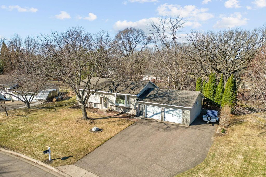 11325 Yates Avenue N, Champlin, MN 55316