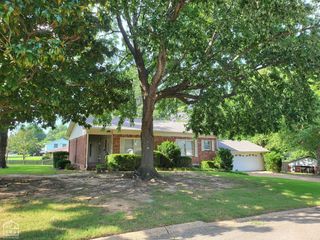 918 Twin Oaks Avenue, Jonesboro, AR 72401