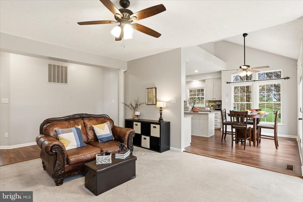 Image 11 of property listing at 4908 SHELBURNE CT, Jefferson, MD 21755