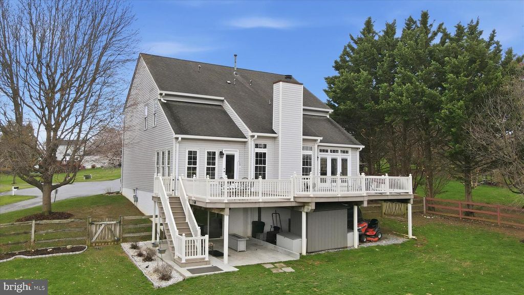 Image 2 of property listing at 4908 SHELBURNE CT, Jefferson, MD 21755